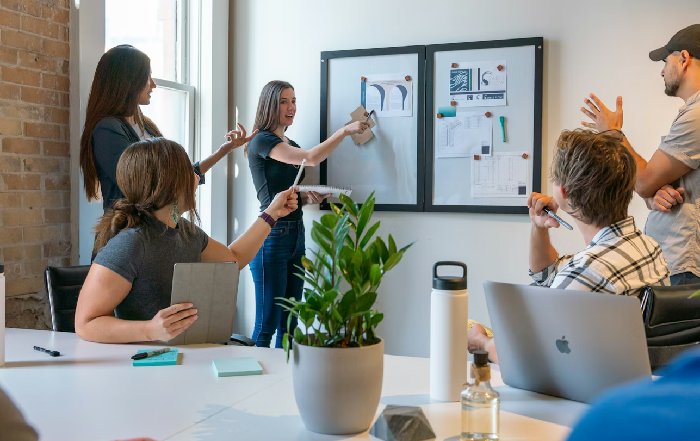 Article Image for Leading Teams Through Periods of Change