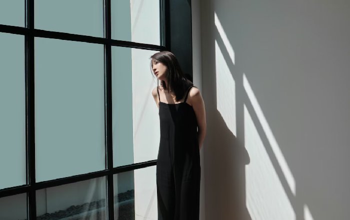 Article Image for The Quiet Power of Minimalist Glamour